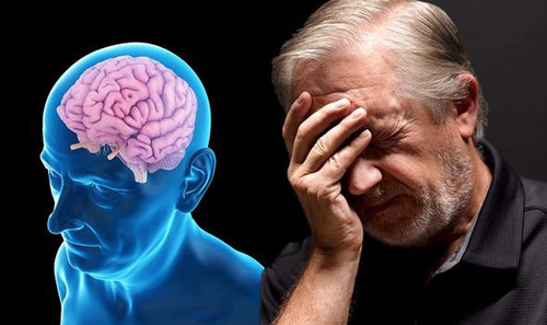3. Không giao tiếp, ít nói. Não bộ có vùng thùy não chuyên về ngôn ngữ. Nói chuyện thường xuyên góp phần thúc đẩy sự phát triển của não, tăng cường chức năng não bộ. Ngược lại, không giao tiếp khiến vùng thùy não này thoái hóa, đại não nhanh lão hóa. Thực tế, bệnh nhân Alzheimer (sa sút trí tuệ do tuổi già) khi khỏe mạnh thường kín tiếng hơn những người không mắc bệnh.