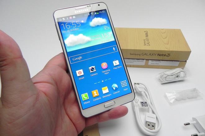 Samsung Galaxy Note 3 từng là sản phẩm rất đình đám thu hút người dùng công nghệ. Cho đến hiện nay, model này vẫn được đánh giá cao về thiết kế cũng như thời lượng pin, thời gian sạc nhanh. Ảnh: Genk.