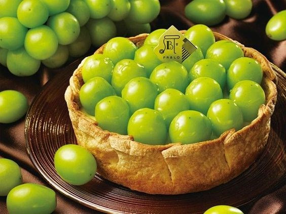 Nho mẫu đơn đã được chuyển giao công nghệ cho Hàn Quốc và hiện nay ngoài Nhật Bản thì Hàn Quốc cũng là một trong hai nguồn cung cấp nho mẫu đơn cho thị trường Việt. Vì nguồn cung có hạn đã làm cho loại nho này co mức giá đắt đỏ như vậy.