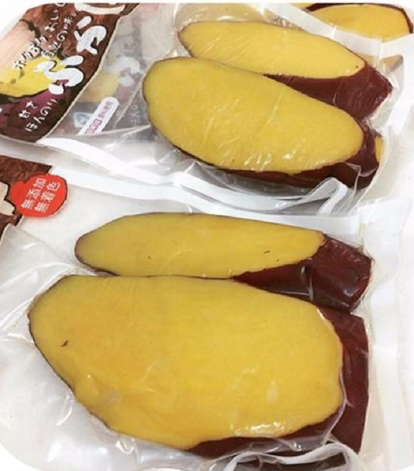 Khoai lang Nhật. Loại khoai lang này nặng từ 3 đến 5 lạng/1 củ, củ to nhất khoảng 1 kg. Vỏ màu tím, ruột màu vàng. Ăn có vị thơm, bùi, dẻo. Khi nhập khẩu về Việt Nam, loại khoai này được cắt thành từng lát mỏng, đã được hấp chín, đóng gói bằng túi hút chân không. Mỗi túi như vậy khoảng từ 3 đến 5 lát và được bảo quản cẩn thận. Khi mua về, người sử dụng chỉ việc hấp lại cho nóng rồi ăn. Một số người từng ăn và đang săn lùng loại khoai đắt đỏ này cho rằng nếu được nhập khẩu từ Nhật thì chế độ dinh dưỡng trong mỗi củ khoai sẽ nhiều hơn rất nhiều so với các loại khoai được trồng trong nước.