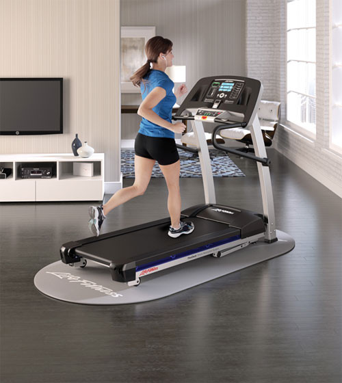 Tuy nhiên, các chị em hoàn toàn có thể tiết kiệm được số tiền này nếu tự tập ở nhà thay vì đến các phòng tập thể dục. Việc tập thể dục ở nhà vừa tiết kiệm thời gian đi lại mà vẫn đảm bảo được hiệu quả như ở phòng tập. Ảnh: Sieuthitaigia.