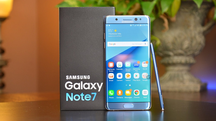 Và mức giá 14 triệu sẽ giúp Samsung cũng như khách hàng có thể dễ dàng lựa chọn sản phẩm hơn. Và chúng ta cùng chờ đợi mức giá chính thức của sản phẩm trong thời gian tiếp theo.
