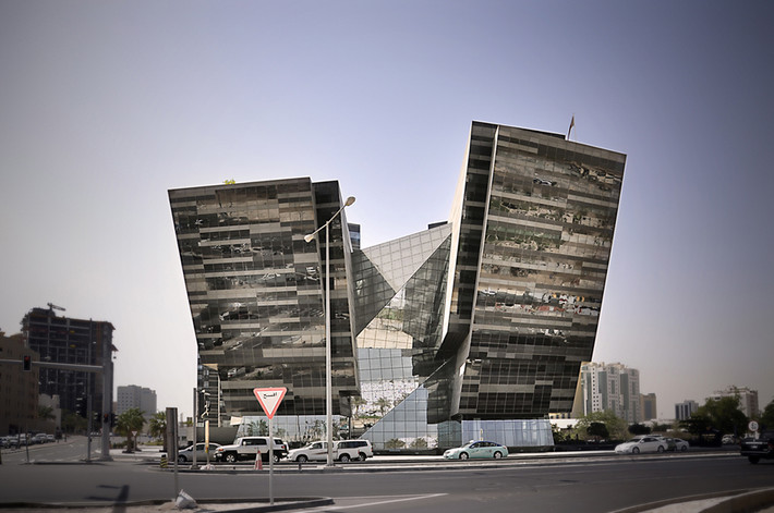 Qatar còn sở hữu nhiều khu bất động sản khác như đại sứ quán Mỹ, tòa nhà Harrods, Shard, khu làng Olympic, doanh trại Chelsea Barracks,... (Ảnh E-architect).