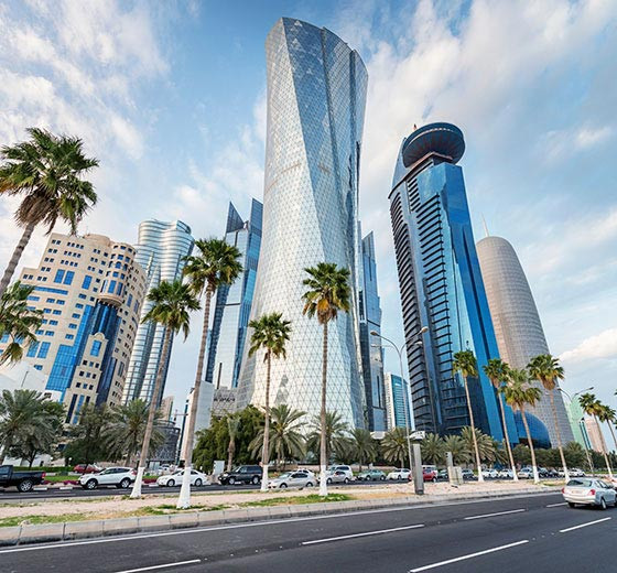 Dầu mỏ chính là nguồn tài nguyên quý giá đem lại sự giàu có cho đất nước Quatar. (Ảnh Allianzworldwidecare)