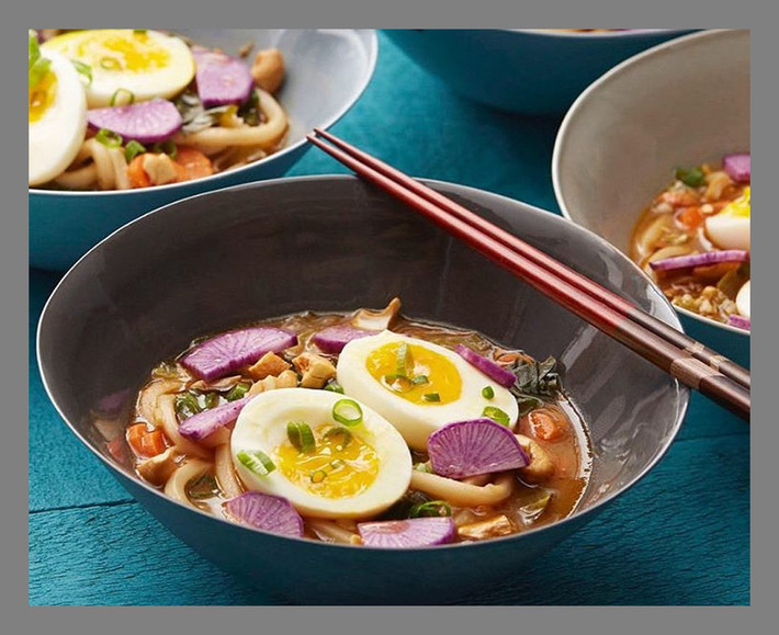 Lên kế hoạch thiết kế một bữa ăn nhẹ giữa hai người trong ngày Valentine. Đương nhiên là bữa ăn này phải do chính tay bạn nấu sẽ ý nghĩa hơn hẳn.