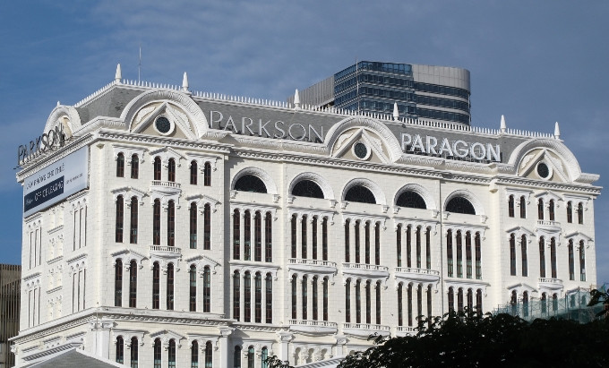 Trung tâm thương mại và giải trí Sài Gòn Paragon cũng thuộc sở hữu của ông Khải Silk. Công trình có thiết kế mang phong cách châu Âu cổ điển. (Ảnh Hoanglamvn)