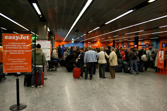 Trong khi đó, hãng hàng không Anh giá rẻ Easyjet cũng nằm trong danh sách này khi liên tục hoãn, hủy chuyến bay và các nhân viên mặt đất không hỗ trợ hành khách nhiệt tình. Ảnh: Theculturetrip.