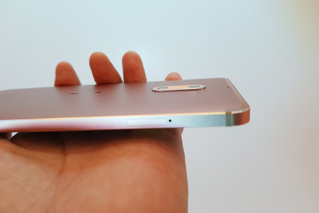 Giá bán Nokia 6 tại Việt Nam là 5,59 triệu đồng.