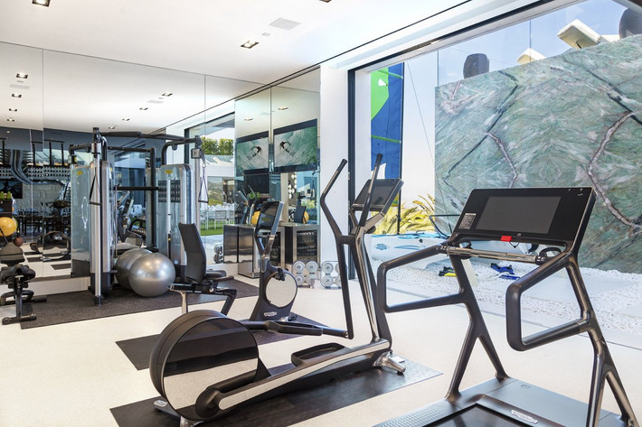 Phòng tập Gym tiện nghi đầy đủ.
