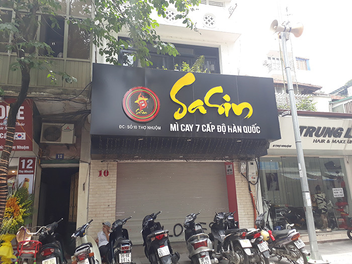 Với số lượng thực khách như vậy, doanh thu tại phần lớn các nhà hàng kinh doanh mỳ cay đều không đủ bù đắp cho các khoản chi (tiền thuê nhà, nhân viên, khấu hao tài sản, điện, nước…).