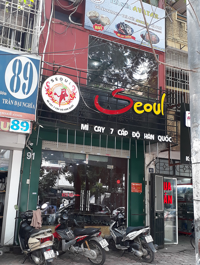 Không ít nhà hàng than thở chỉ bán được khoảng vài chục bát mỳ mỗi ngày, thậm chí có ngày còn ít hơn.