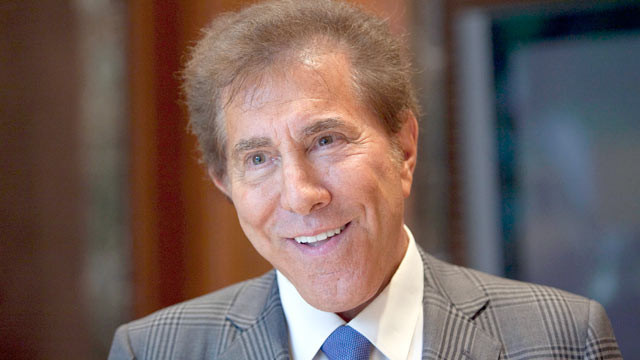 Trong khi đó, “vua” sòng bạc Steve Wynn lại phải đền cả trăm triệu USD vì bất cẩn để khuỷu tay của mình làm hỏng bức họa Le Reve của danh họa Picasso. (Ảnh Abcnews)