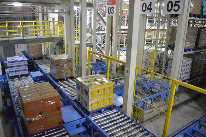 Chính nhờ quy trình xử lý hàng tự động hoàn toàn này mà chỉ riêng trong 3 tháng đầu năm nay, JD.com đã thực hiện hơn 1 tỷ đơn hàng. Ảnh: Akamaihd.