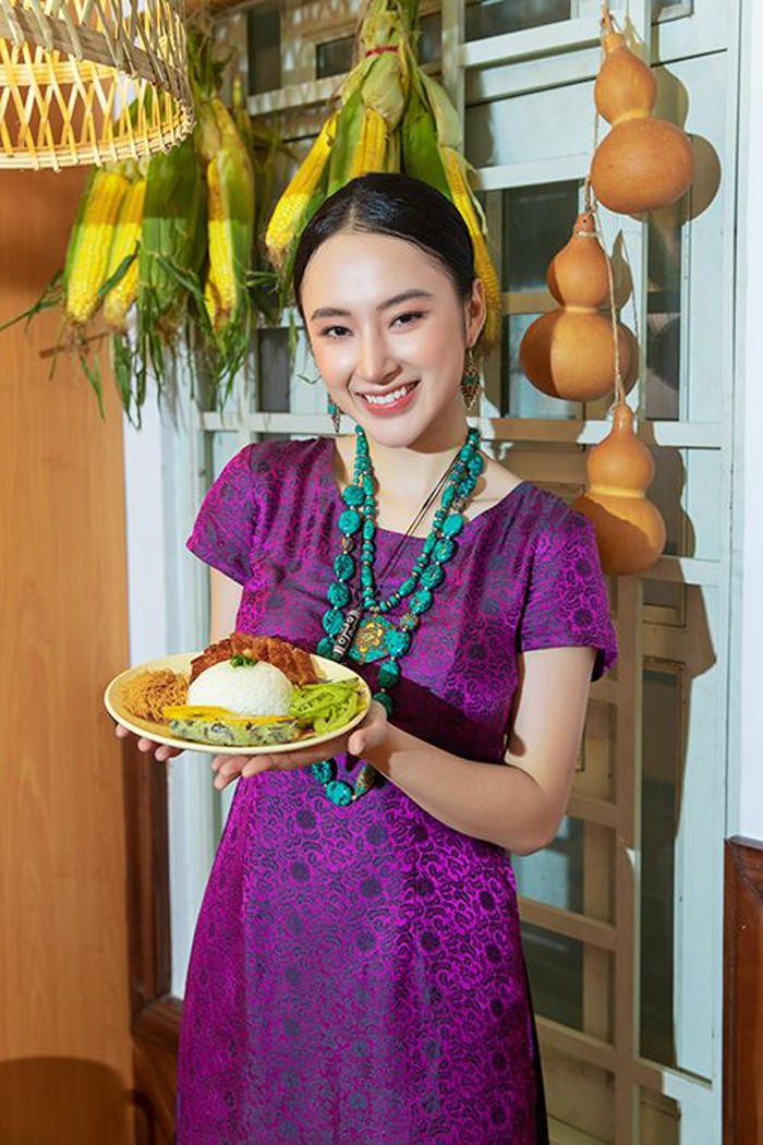 Angela Phương Trinh ăn chay từ đầu năm 2018. Cô quan niệm việc ăn chay bớt sát sinh, tạo nghiệp, đồng thời giúp cô có sức khỏe tốt hơn.
