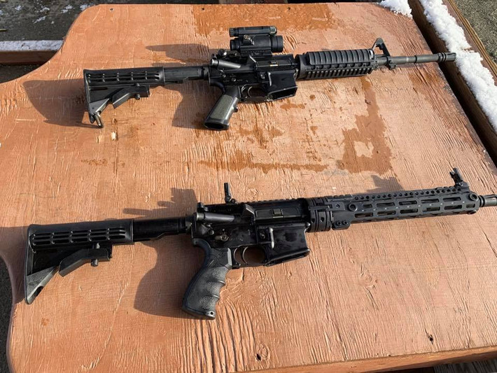 GAU-5A vốn là khẩu carbines M4 tiêu chuẩn của Quân đội Mỹ nhưng được "độ" thêm bộ phụ kiện do công ty Cry Havoc Tactical sản xuất cho phép nhanh chóng tháo rời súng để trong buồng lái vốn rất chật chội trên máy bay chiến đấu chỗ ngồi như F-22. Nguồn ảnh: dambiev