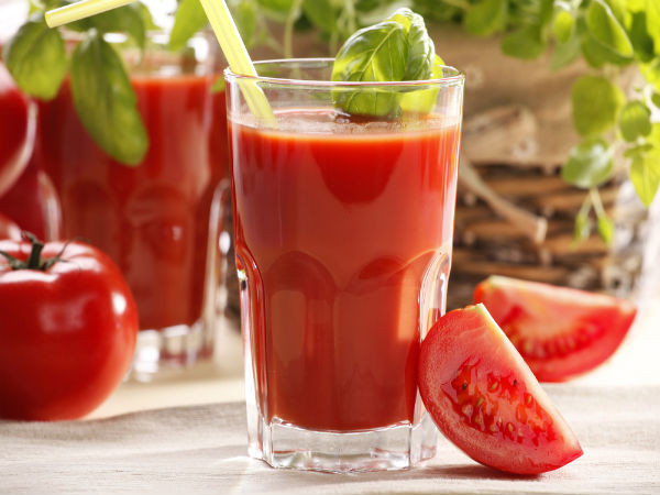 Chanh và cà chua. Rửa mặt bằng nước ép cà chua, sau đó thoa thêm nước cốt chanh để lạnh lên mặt, để hỗn hợp này tự khô trên mặt. Sau đó, rửa lại bằng nước lạnh, lặp lại phương pháp này hàng tuần để xóa mụn và sẹo mụn.