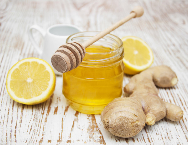 Gừng tươi chứa nhiều chất hỗ trợ sức khỏe đường ruột và chất gingerol giúp thải độc và phòng chống ung thư.