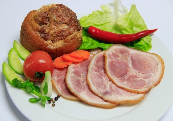 Thịt nguội, ngũ cốc ăn sáng, thức ăn nhanh, súp đóng hộp,...là những loại thực phẩm có hàm lượng natri (một thành phần của muối) cao. Ảnh: khoahoc.