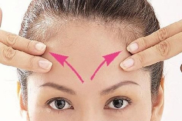 4. Những người có bệnh tâm thần đều có ít mồ hôi vùng trán. Có thể là do phần não trước trán của họ ít hoạt động hơn. Những bệnh nhân này cũng có xu hướng không phân biệt được mùi chính xác mặc dù họ biết mình đã ngửi thấy có mùi gì đó.