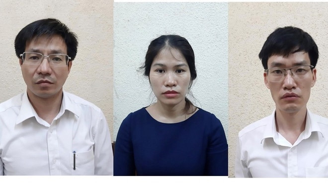 Việc bắt giam ông Kiên nằm trong kế hoạch điều tra mở rộng vụ án buôn lậu xảy ra tại Cửa khẩu Quốc tế Lào Cai. Trước đó, 3 cán bộ hải quan bị bắt do liên quan trong vụ án công ty Diệp Bảo Anh (TP Lào Cai) làm thủ tục xuất khẩu hàng hóa sang Trung Quốc với số lượng hơn 56.000 tấn. Thực tế, hàng hóa trên là tinh quặng sắt, không có nguồn gốc hợp pháp. Trị giá hàng hóa lên tới hơn 66 tỷ đồng.