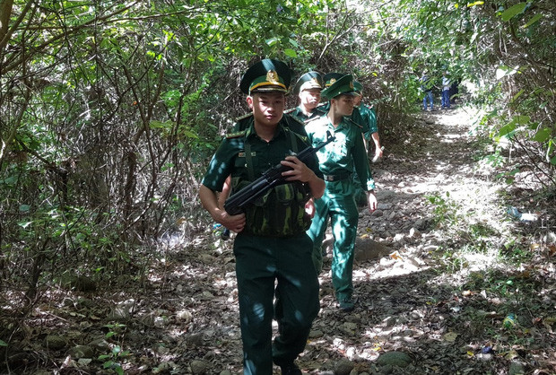 Đại tá Trần Mưu cho hay, đây là kẻ giết người dã man, liên tục cướp của nên rất nguy hiểm. Hắn đã có án chung thân, nếu trốn thoát càng nguy hiểm hơn. Nếu phát hiện, lực lượng có thể nổ súng tiêu diệt nếu cần thiết, không được để hắn có cơ hội phản kháng, gây án.