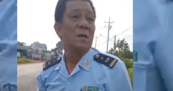 Dân bắt phó Chi cục hải quan cửa khẩu nghi gây tai nạn bỏ chạy giao cho công an. Khoảng 16h30 ngày 26/6, ông Mai Như Vệ, 54 tuổi, phó Chi cục hải quan cửa khẩu Hoàng Diệu, Cục Hải quan tỉnh Bình Phước, lái xe Honda CR-V trên đường ĐT759, hướng từ huyện Bù Đốp đi TP.HCM.