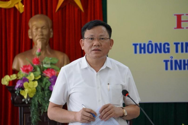 1. Thanh Hóa có Phó Chủ tịch UBND mới: Ông Nguyễn Văn Thi, Trưởng ban Quản lý Khu kinh tế Nghi Sơn và các khu công nghiệp ở Thanh Hóa, vừa được HĐND tỉnh này bầu giữ chức Phó chủ tịch UBND tỉnh Thanh Hóa nhiệm kỳ 2016-2021. Ông Nguyễn Văn Thi, 48 tuổi, quê xã Hoa Lộc, huyện Hậu Lộc, Thanh Hóa.