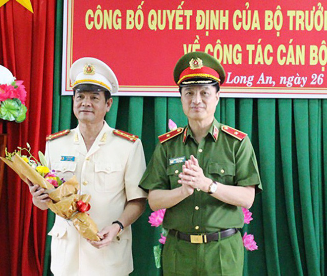 Đại tá Lê Hồng Nam, tân Giám đốc Công an TP Hồ Chí Minh: Đại tá Hồng Nam sinh năm 1966, quê Bình Dương. Trước khi được điều động về làm Giám đốc Công an TP Hồ Chí Minh, ông là Giám đốc Công an tỉnh Long An.