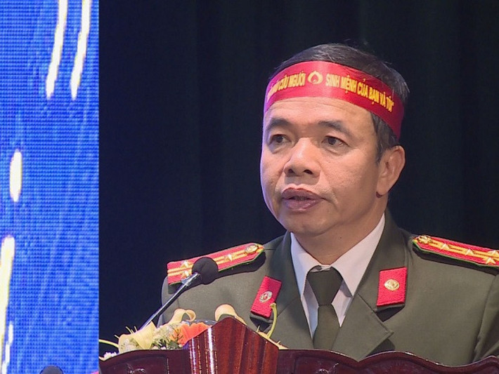 Đại tá Nguyễn Tiến Nam, tân Giám đốc Công an Quảng Bình: Ông sinh năm 1967, quê Cẩm Xuyên, Hà Tĩnh. Trước khi được bổ nhiệm chức Giám đốc Công an tỉnh Quảng Bình, ông là Phó Giám đốc Công an tỉnh Hà Tĩnh. Ông là người tiên phong trong việc kêu gọi người dân hiến máu cứu người.