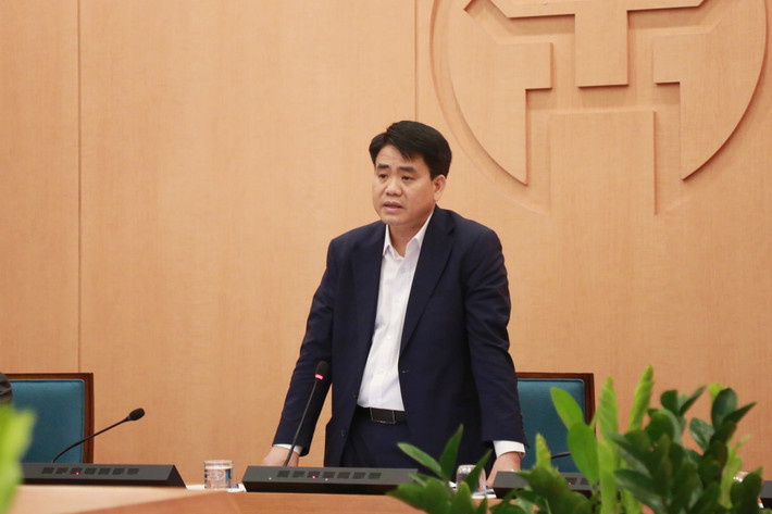 Ông Nguyễn Đức Chung, Chủ tịch UBND Thành phố Hà Nội được nhân dân đánh giá và ghi nhận tích cực và có nhiều biện pháp kịp thời, phù hợp trong công tác chống dịch COVID -19, từ đó ngăn chặn bùng phát dịch, từng ngày đẩy lùi dịch bệnh khỏi Thủ đô.