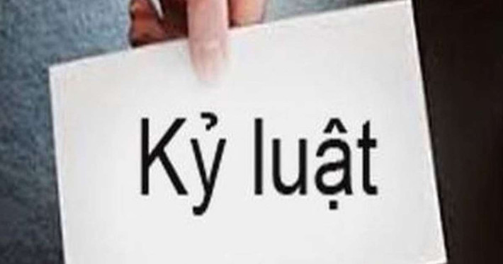 Cụ thể, cách chức bí thư Chi bộ Viện Kiểm sát nhân dân huyện Phong Thổ, nhiệm kỳ 2015-2020 đối với ông Đỗ Văn Hiếu, viện trưởng Viện Kiểm sát nhân dân huyện Phong Thổ. Cách chức chi ủy viên Chi bộ 4, nhiệm kỳ 2017-2020 đối với ông Nguyễn Văn Cường, kế toán trưởng Viện Kiểm sát nhân dân tỉnh.