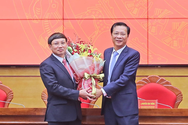 Trước khi được bầu làm Bí thư Tỉnh ủy Quảng Ninh, ông Nguyễn Xuân Ký từng giữ các chức vụ: Bí thư Thành ủy Móng Cái; ủy viên Ban Thường vụ, Phó chủ tịch thường trực HĐND tỉnh; Phó bí thư thường trực Tỉnh ủy, Chủ tịch HĐND tỉnh Quảng Ninh.