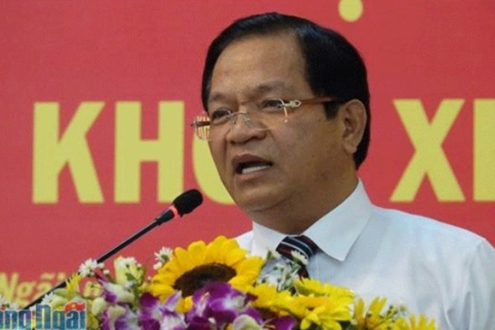 Trước đó, ngày 16/6/2020, ông Lê Viết Chữ đã bị Bộ Chính trị thi hành kỷ luật bằng hình thức cảnh cáo. Ông này là người phải chịu trách nhiệm chính về những vi phạm, khuyết điểm của Ban thường vụ Tỉnh ủy các nhiệm kỳ 2010- 2015, 2015- 2020 và của Ban cán sự Đảng, UBND tỉnh nhiệm kỳ 2011- 2016.