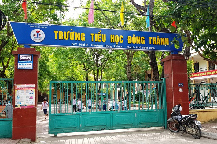 4. Bắt giam hiệu trưởng vì rút khẩu phần ăn của học sinh: Công an tỉnh Ninh Bình ra Quyết định khởi tố vụ án hình sự "Lợi dụng chức vụ quyền hạn trong khi thi hành công vụ", bắt tạm giam đối với Hiệu trưởng trường tiểu học Đông Thành Bùi Thị Sơn (SN 1966) và Hiệu phó Đỗ Thị Như Thanh (SN 1976).