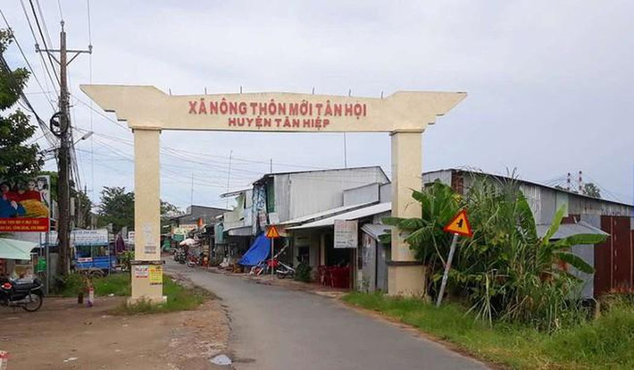 2. Chủ tịch xã ở Kiên Giang bị kỷ luật vì để 150 triệu ngoài sổ sách: Huyện uỷ Tân Hiệp, Kiên Giang đã kỷ luật cảnh cáo về mặt Đảng đối với ông Trần Minh Hoà - Bí thư, chủ tịch UBND xã Tân Hội. Sau khi thanh tra về kinh tế đối với UBND xã Tân Hội trong hai năm 2017 và 2018 là gần 447 triệu đồng về cho thuê mặt bằng để ngoài sổ sách, quyết toán không đúng thực tế…