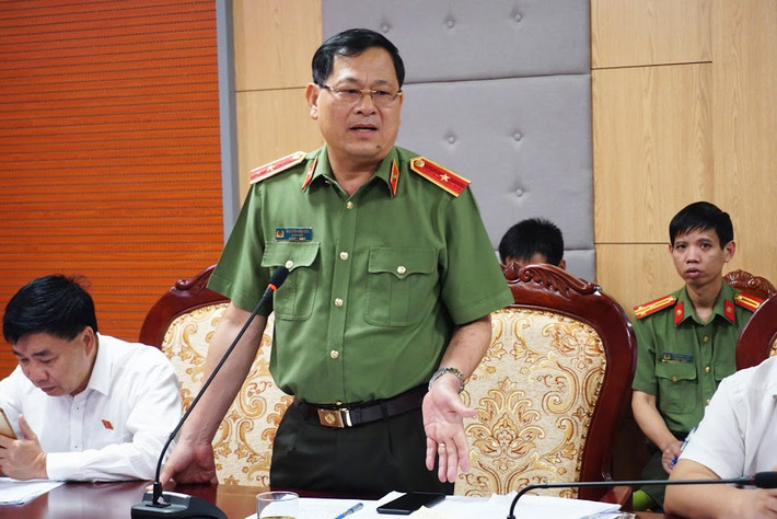 Ông từng giữ các chức vụ Phó trưởng Phòng Cảnh sát hình sự, Trưởng Công an huyện Nghĩa Đàn, Phó giám đốc Công an tỉnh Nghệ An.