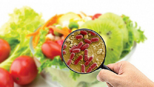 Trường hợp ngộ độc thực phẩm nhẹ, bệnh nhân khỏi bệnh mà không cần điều trị y tế. Điều quan trọng là bạn phải giữ cho mình đủ nước và bổ sung các chất điện giải bị mất do nôn mửa và tiêu chảy.