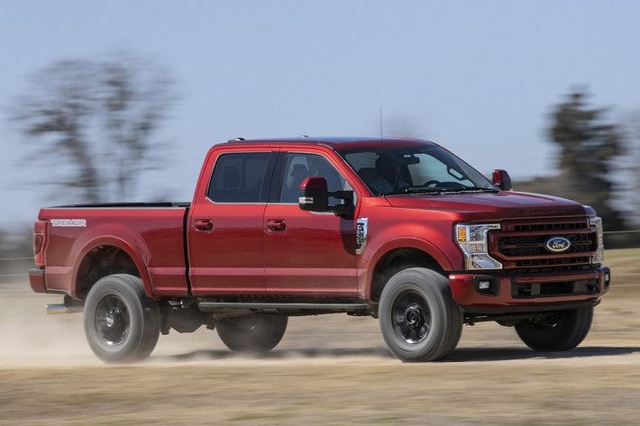 Giá xe Ford F-Series Super Duty 2022 chưa được công bố, nó sẽ có mặt tại các đại lý vào giữa năm nay. Tuy nhiên, hãng xe đến từ Mỹ vẫn từ chối công bố kế hoạch ra mắt phiên bản F-150 2021 với trang bị máy phát điện thế hệ mới Pro Power Onboard.