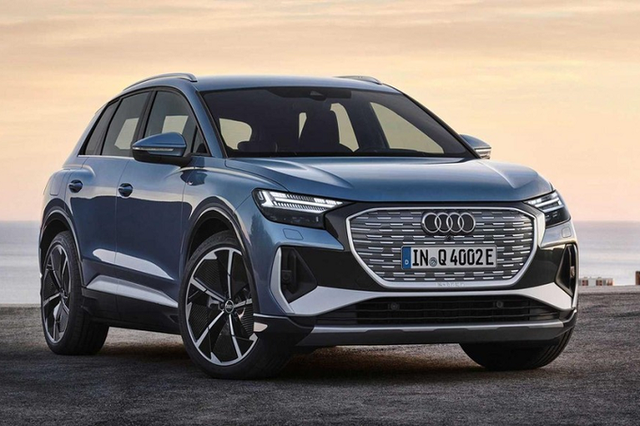 Trong vài năm trở lại đây, dòng sản phẩm xe điện của thương hiệu Audi đã liên tục được cập nhật với những mẫu ôtô mới. Sau E-Tron, E-Tron Sportback cũng như E-Tron GT, hãng Audi tiếp tục vén màn cặp đôi xe điện hạng sang mới mang tên Q4 E-Tron và Q4 Sportback E-Tron 2022. Khác với đàn anh E-Tron ra mắt vào năm 2018, Audi Q4 E-Tron và Q4 Sportback E-Tron được phát triển dựa trên cơ sở gầm bệ MEB mới của tập đoàn Volkswagen.
