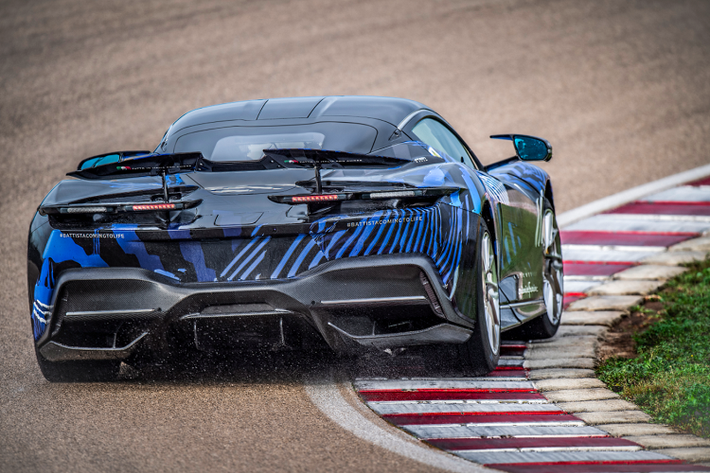 Pininfarina Battista là một trong số những mẫu xe điện hiệu năng cao đang được khách hàng đam mê tốc độ chờ đợi. Phân khúc này có sự nở rộ trong vài năm qua với một vài cái tên đình đám cạnh tranh với Pininfarina như Lotus Evija, Hyperion XP-1, Rimac C_Two, Tesla Roadster... Mức giá xe Pininfarina Battista hiện vẫn là một ẩn số.