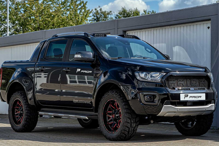 Prior Design là một nhóm tùy biến xe có trụ sở tại vùng Lower Rhine (Đức), chuyên độ các mẫu xe Porsche, Mercedes-Benz hay Audi. Vừa qua, Prior Design gây chú ý khi tham gia tùy biến xe bán tải với việc giới thiệu gói độ thân rộng (widebody) cho dòng xe Ford Ranger đời cũ.
