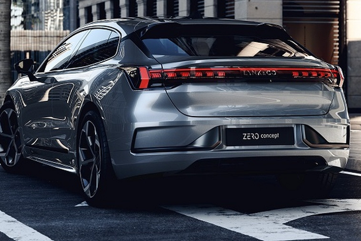 Thực chất, mẫu xe điện Lynk & Co Zero Concept đã được giới thiệu hồi tháng 9 năm ngoái. Ở thời điểm đó, Lynk & Co chỉ cung cấp hình ảnh bên ngoài, nội thất của mẫu xe điện này không được tiết lộ nhiều.