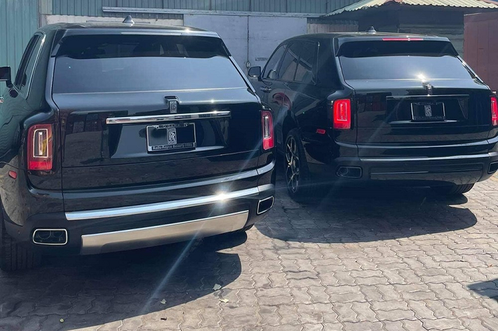 Trong thế giới những chiếc SUV đắt đỏ nhất thế giới không thể bỏ qua được cái tên Rolls-Royce Cullinan đời mới, dù là 1 chiếc SUV sản xuất thương mại nhưng giá thành để các đại gia trên thế giới bỏ ra để sở hữu mẫu xe gầm cao máy thoáng đầu tiên của Rolls-Royce không hề rẻ.