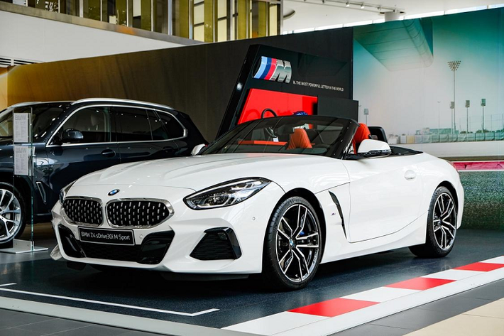 Năm 2020, thế giới bị ảnh hưởng bởi dịch Covid-19. Tuy nhiên, BMW vẫn ra mắt hàng loạt mẫu xe mới. Các mẫu xe mới của hãng được mang về Việt Nam trải đều ở các danh mục SUV, sedan và xe thể thao. Gần đây, thị trường Việt Nam xuất hiện chiếc BMW Z4 thế hệ mới.