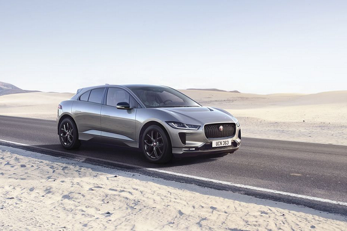 Jaguar - Land Rover mới đây vừa cho ra mắt phiên bản Black Edition của mẫu Jaguar I-Pace chạy điện mới. Phiên bản đặc biệt này sẽ có sẵn trên 3 bản S, SE và HSE.