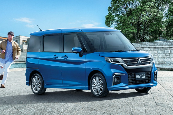 Mitsubishi Delica D:2 mới là mẫu xe minivan cỡ nhỏ đã lần đầu tiên trình làng tại thị trường Nhật Bản vào hồi tháng 3/2011. Trên thực tế, Mitsubishi Delica D:2 chính là phiên bản đổi tên và sửa lại thiết kế của mẫu xe "đồng hương" Suzuki Solio.