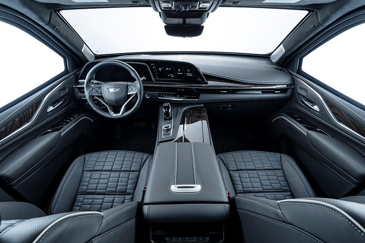 Nhằm mang đến sự an toàn tối đa cho các khách hàng ưa chuộng mẫu xe SUV hạng sang Cadillac Escalade, công ty chuyên chế tạo xe bọc giáp Inkas Armored Vehicle Manufacturing từ Canada mới đây đã giới thiệu phiên bản bọc giáp chống đạn cho Escalade thế hệ mới.