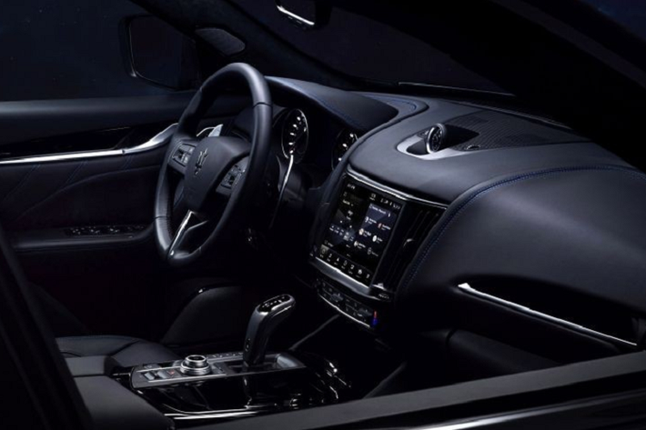 So với các phiên bản khác thuộc dòng Levante, bản Levante Hybrid có công suất lớn hơn, nhưng mômen xoắn lại thấp hơn so với bản máy dầu, có công suất 271 mã lực và mômen xoắn cực đại 600 Nm nhờ vào động cơ turbodiesel V6.