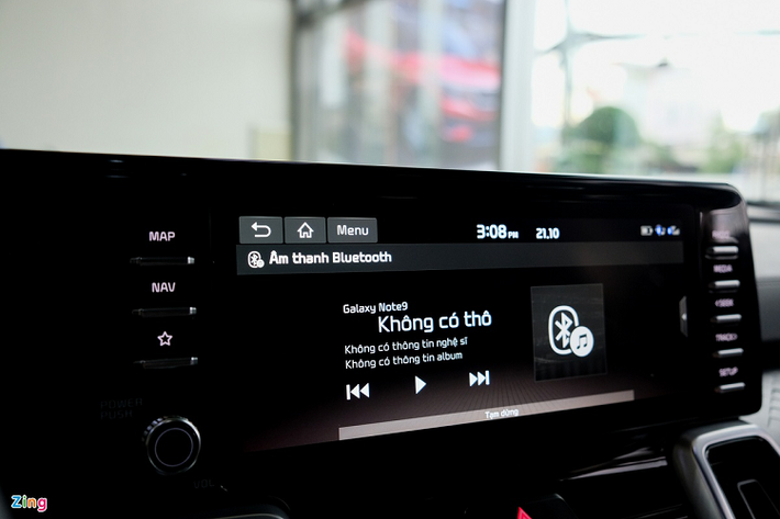 Dù bị đẩy xuống vị trí thứ 2, không thể phủ nhận sự hấp dẫn của Sorento với khách hàng Việt. Ra mắt Việt Nam từ giữa tháng 9, Sorento được lột xác hoàn toàn so với thế hệ trước. Mẫu SUV có ngoại hình hầm hố, trang bị tiện nghi đầy đủ. Hiện tại, Kia Sorento tại Việt Nam được phân phối với 7 phiên bản có giá từ 1,079 tỷ đến 1,349 tỷ đồng.