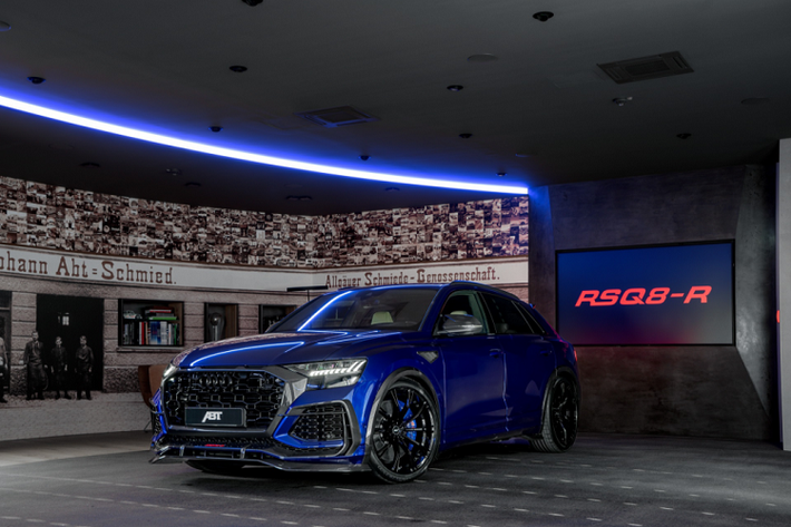 Mẫu xe sang Audi RS Q8 vốn được biết đến là chiếc SUV hiệu năng cao thuộc nhóm mạnh nhất trên thị trường. Không chỉ dừng lại ở đó, hãng độ ABT Sportline đã cho ra mắt gói độ hiệu suất dành cho mẫu SUV này với tên gọi RSQ8-R. Đặc biệt, chỉ có 125 chiếc RSQ8-R được bán ra thị trường, tượng trưng cho 125 năm thành lập hãng độ.